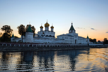Fototapeta premium Holy Trinity Ipatiev Monastery on the sunset. Kostroma, Russia