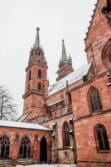 Basel, Münster, Kirche, Münsterplatz, Kreuzgang, Grossbasel, Altstadt, Altstadthäuser, historische Gassen, Stadt, Pfalz, Rhein, Winter, Schnee, Schneedecke, Schweiz