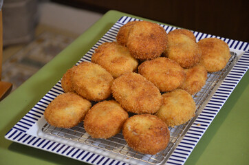 コロッケをたくさん作りました。