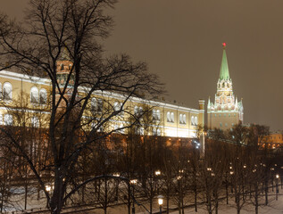 Moscow, Russia. The Kremlin wall and Troitskaya tower. Alexander gardern. Evening.