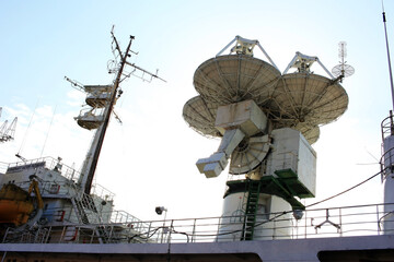Radar antenna on a scientific ship