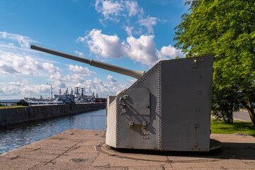 Attraction Gun Tower on the western mooring wall of Ust-Slingshot.