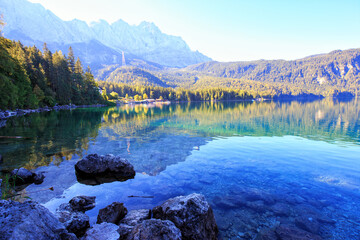 Eibsee mit  Zugspitze