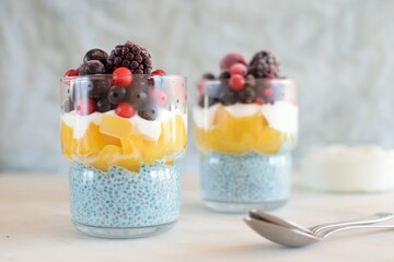 Blue spirulina chia with berries