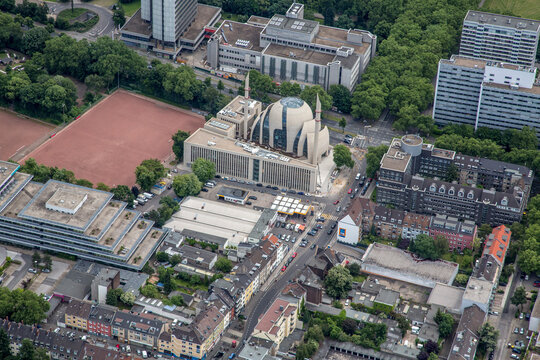 Neubau der Moschee der DITIB-Zentralmoschee in K&ouml;ln Nordrhein-Westfalen. Weiterf&uuml;hrende Informationen bei: ARCHITEKTURB&Uuml;RO PAUL B&Ouml;HM, IDK KLEINJOHANN GmbH & Co. KG, NUHA Bauunternehmung GmbH & Co. KG,
