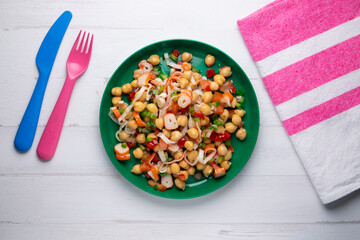 chickpea salad with pepper and crab