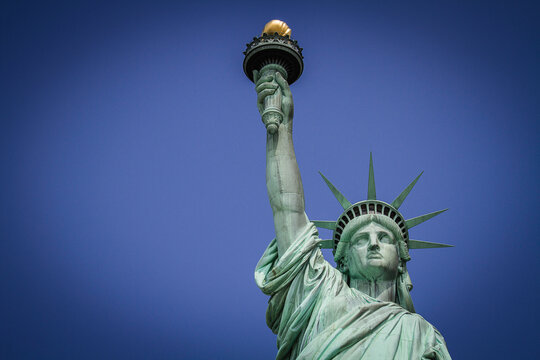 A close up image of the Statue of Liberty front side 