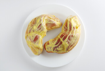 Buns with banana cream