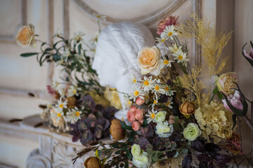 beige walls with floral decor in the interior