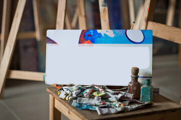 Caption for advertising a painting or drawing Studio 2889.