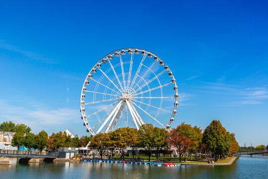 Observation Ferris wheel in Montreal