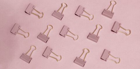 Obraz premium Clips rosa ideal para usar como fondo o textura