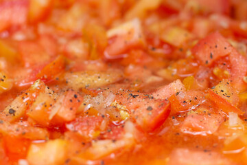 molho de tomate com pimenta, tomate picado com pimenta, fazendo molho de tomate