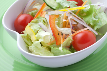 野菜サラダ　朝食　ヘルシー