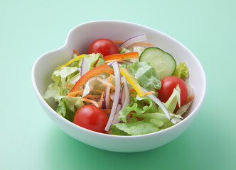 野菜サラダ　朝食　ヘルシー