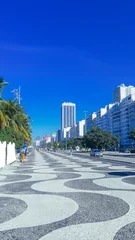 Crédence de cuisine en verre imprimé Copacabana, Rio de Janeiro, Brésil Photo de Copacabana à Rio de Janeiro avec un ciel bleu