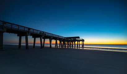 Fototapeta na wymiar View of sunrise at the pier