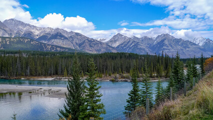 Fototapeta na wymiar Bow River and mountain range, Banff, Alberta, Canada