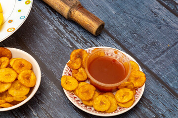 bolli with banana chips and tomato sauce 