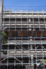 建設工事現場の足場