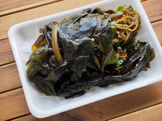신선한 유기농 해초, 미역
