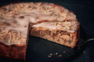 Gedeckter Apfelkuchen