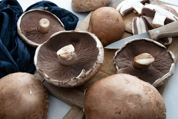 Close-up on fresh mushrooms to prepare a meal  © sissoupitch