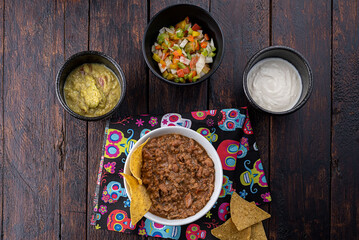 Comida Mexicana - Guacamole, Sour Cream, Chilli, Nachos, Burritos