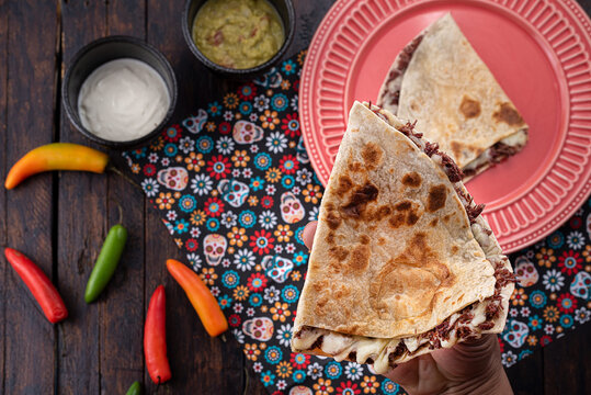 Quesadillas Com Sour Cream E Guacamole