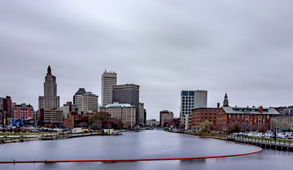 Obraz premium providence rhode island skyline on a cloudy gloomy day