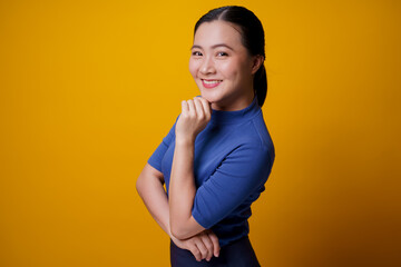 Obraz premium Happy woman showing toothy smile.