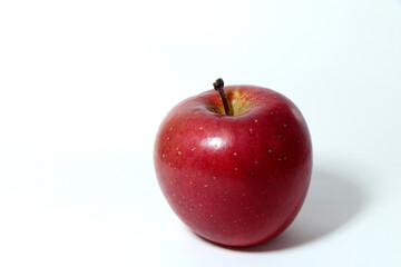 真っ赤なリンゴ