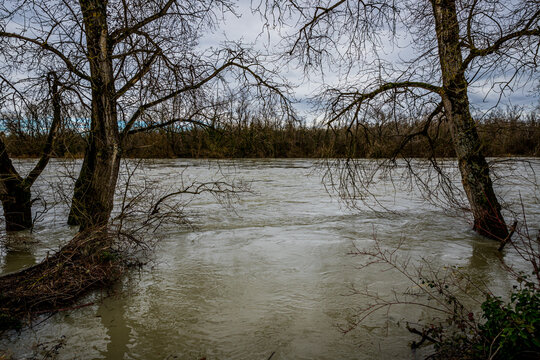 Crue d'une rivi&egrave;re