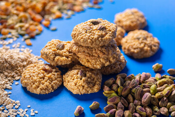 whole grain oatmeal cookies with pistachios and seeds
