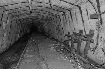 alte Ruinen untertage höhle felsenkeller