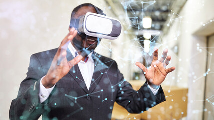 Unternehmer mit VR-Brille nutzt Virtual Reality in Fabrik - obrazy, fototapety, plakaty