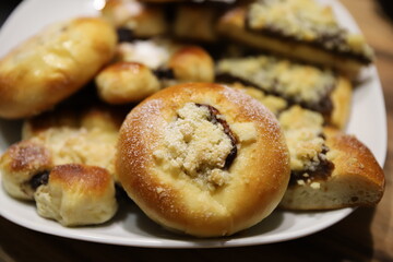 buns with poppy seeds