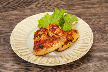 Roasted chicken wings with spices