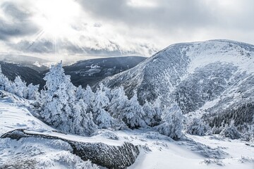 Fototapeta na wymiar mountain landscape in the winter season . 
