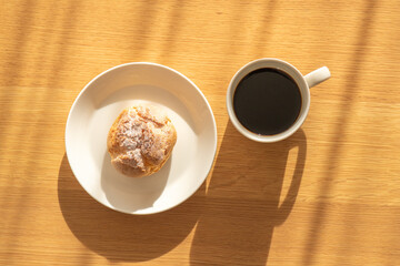 シュークリームとコーヒー