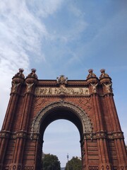 Fototapeta na wymiar arc de triomphe - Barcelona, Spain