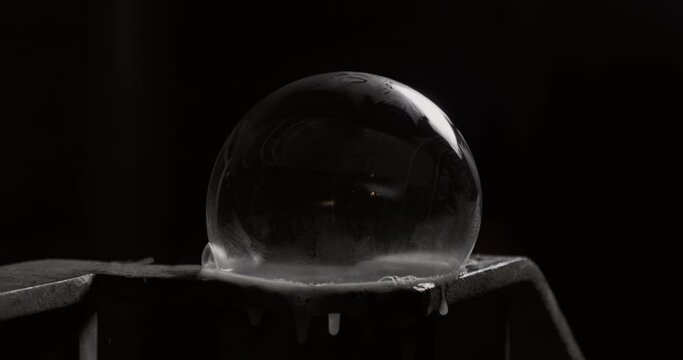 Motion controlled time lapse sequence of freezing bubbles