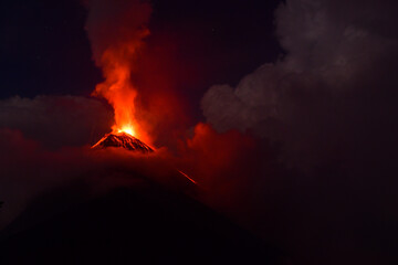 Fototapeta na wymiar Long exposure photo of volcan de fuego in Guatemala