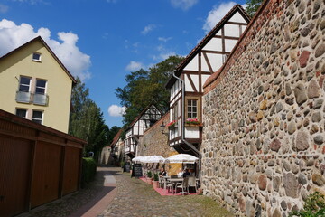 Wiekhäuser bzw. Fachwerkhäuser an der Stadtmauer Neubrandenburg in Mecklenburg-Vorpommern