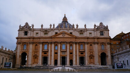 Fototapeta na wymiar Saint Peter's Basilica in Vatican City at Dusk, Rome