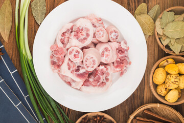 Fresh pig tails, fresh pork bones