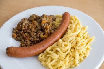 Linsen mit Sp&auml;tze