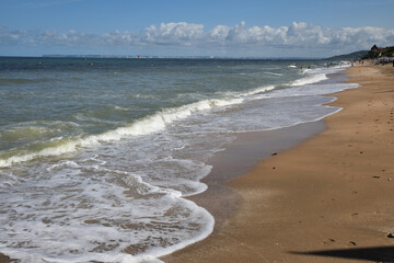 Marée basse en été à Blonville-sur-Mer en Normandie, France