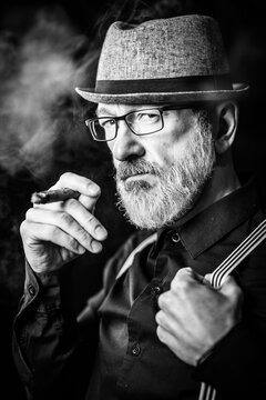 Portrait mit Zigarre