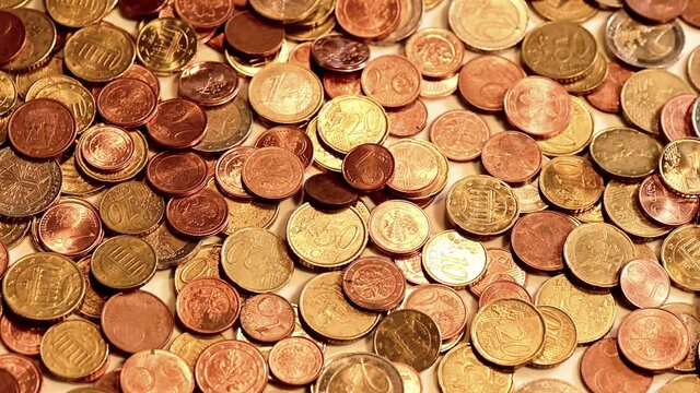Eurom&uuml;nzen W&auml;hrung Kleingeld auf einem Drehteller